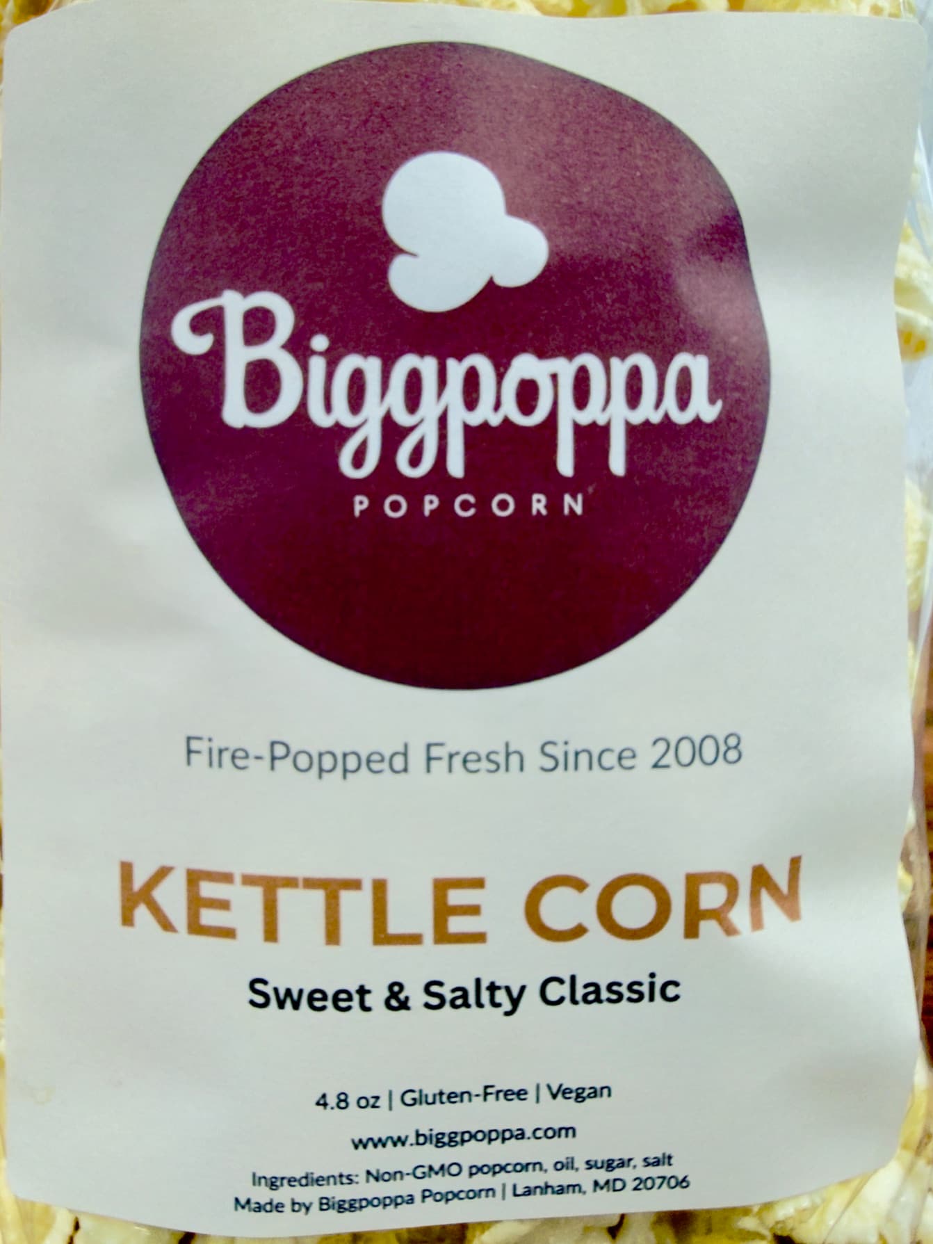 Kettle Corn packaging with Biggpoppa Popcorn branding and product details.